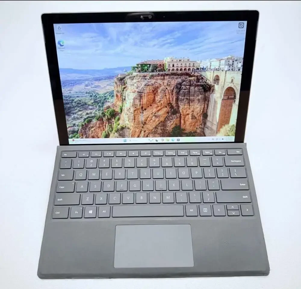 Microsoft Surface Pro 4 | i7 | 8GB | 256GB | Win11 With Keyboard